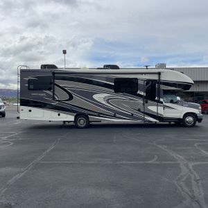 FORD E-450 CUTAWAY - 10