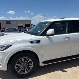 صورة 2 لـ 2021 Infiniti QX80 LUXE
