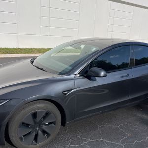 TESLA MODEL 3 BASE - 2