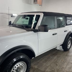 2023 FORD BRONCO BASE 照片 2