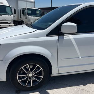 DODGE GRAND CARAVAN SXT - 2