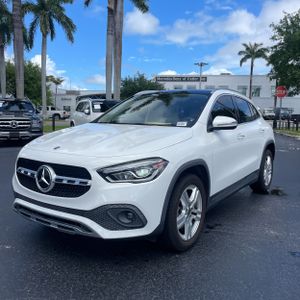 MERCEDES-BENZ GLA - 1
