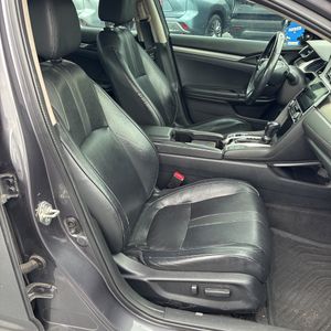 صورة 33 لـ 2016 Honda CIVIC TOURING