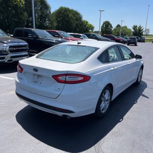 FORD FUSION SE - 8