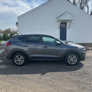 HYUNDAI TUCSON SE - 10