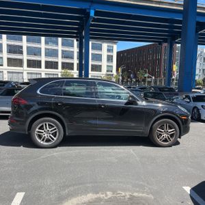 PORSCHE CAYENNE BASE - 10