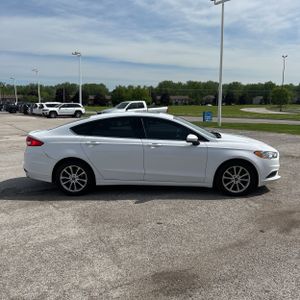 FORD FUSION SE - 10