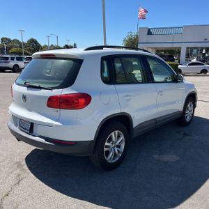 VOLKSWAGEN TIGUAN 2.0T S - 8