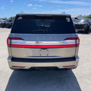 LINCOLN NAVIGATOR RESERVE - 7