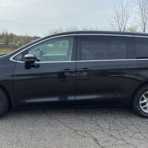 CHRYSLER PACIFICA TOURING L - 4