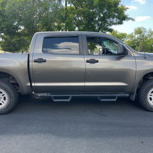 TOYOTA TUNDRA - 10