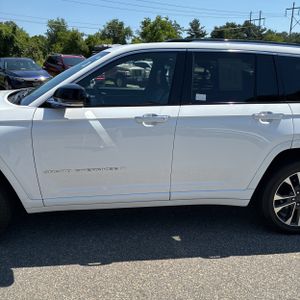 2023 JEEP GRAND CHEROKEE OVERLAND 照片 4