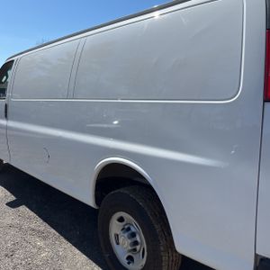 CHEVROLET EXPRESS 2500 - 6