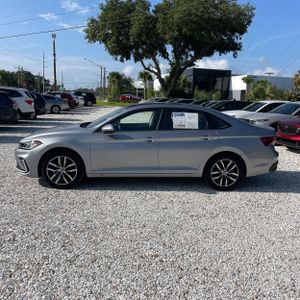 صورة 3 لـ 2025 Volkswagen JETTA SE