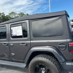صورة 6 لـ 2022 JEEP WRANGLER UNLIMITED SAHARA