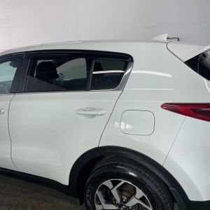 KIA SPORTAGE LX - 6