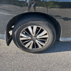 2017 Nissan PATHFINDER SV 照片 19