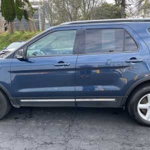 FORD EXPLORER XLT - 4