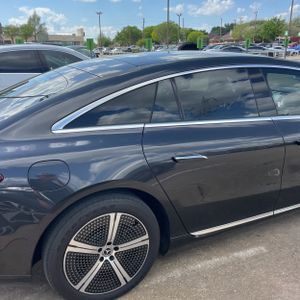 MERCEDES-BENZ EQS - 9