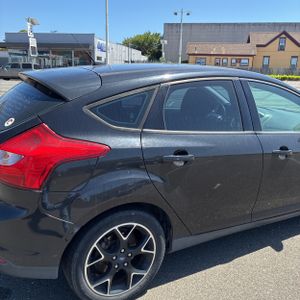 FORD FOCUS SE - 9