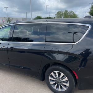 CHRYSLER PACIFICA HYBRID SELECT - 6