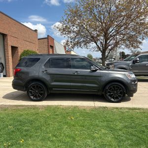 FORD EXPLORER XLT - 10