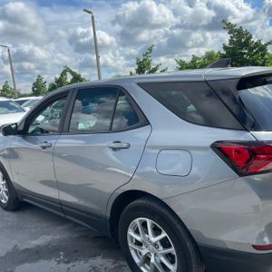 صورة 6 لـ 2023 Chevrolet EQUINOX LS