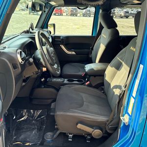 2015 JEEP WRANGLER UNLIMITED SAHARA 照片 29