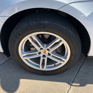 صورة 17 لـ 2018 Porsche MACAN BASE