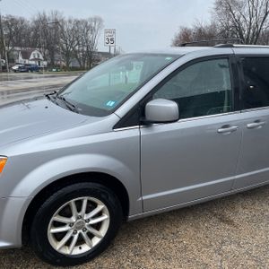DODGE GRAND CARAVAN SXT - 2