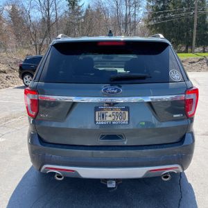 FORD EXPLORER XLT - 7