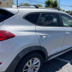HYUNDAI TUCSON SE PLUS - 9