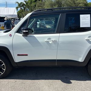 صورة 4 لـ 2023 JEEP RENEGADE TRAILHAWK