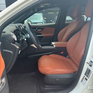 2025 Mercedes-BENZ GLC thumbnail 32