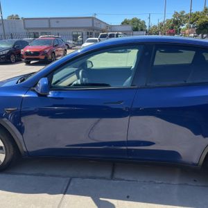 TESLA MODEL Y LONG RANGE - 4