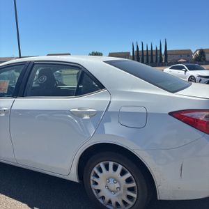 2017 Toyota COROLLA LE photo 6