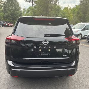 صورة 7 لـ 2025 Nissan ROGUE SV