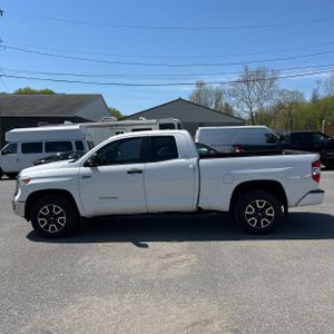 TOYOTA TUNDRA SR5 - 3