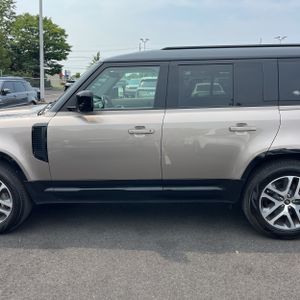 2023 LAND Rover DEFENDER 130 X-DYNAMIC SE — фото 3
