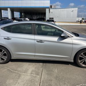 صورة 11 لـ 2017 Hyundai ELANTRA LIMITED