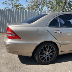 2002 Mercedes-BENZ C-CLASS photo 8