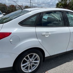 FORD FOCUS SE - 9