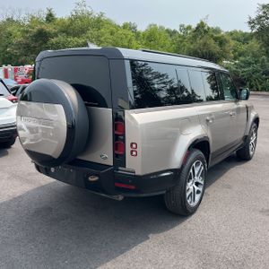 2023 LAND Rover DEFENDER 130 X-DYNAMIC SE — фото 7