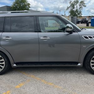 2017 Infiniti QX80 — миниатюра 11