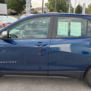 2022 Chevrolet EQUINOX LS 照片 3
