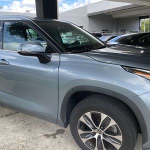 2022 Toyota HIGHLANDER XLE thumbnail 11
