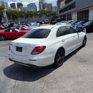 MERCEDES-BENZ E-CLASS - 8