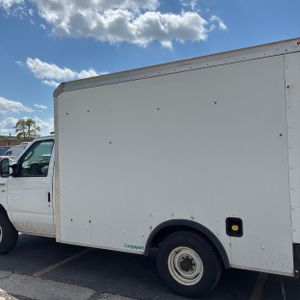 FORD E-350 CUTAWAY - 6