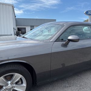 DODGE CHALLENGER SXT - 2