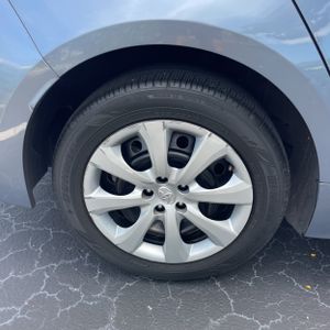 2024 Toyota COROLLA LE 缩略图 19